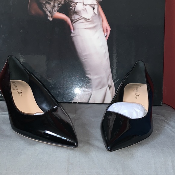 DESIGNER CHRISTIAN DIOR POINTED TOE KITTEN HERLS, BNWOT. PATENT LEATHER - Picture 2 of 12